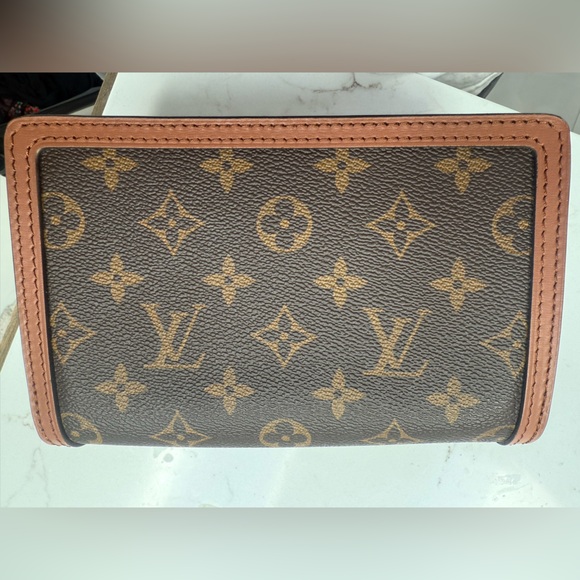 Monogram Reverse Dauphine Chain Wallet - Picture 5 of 5